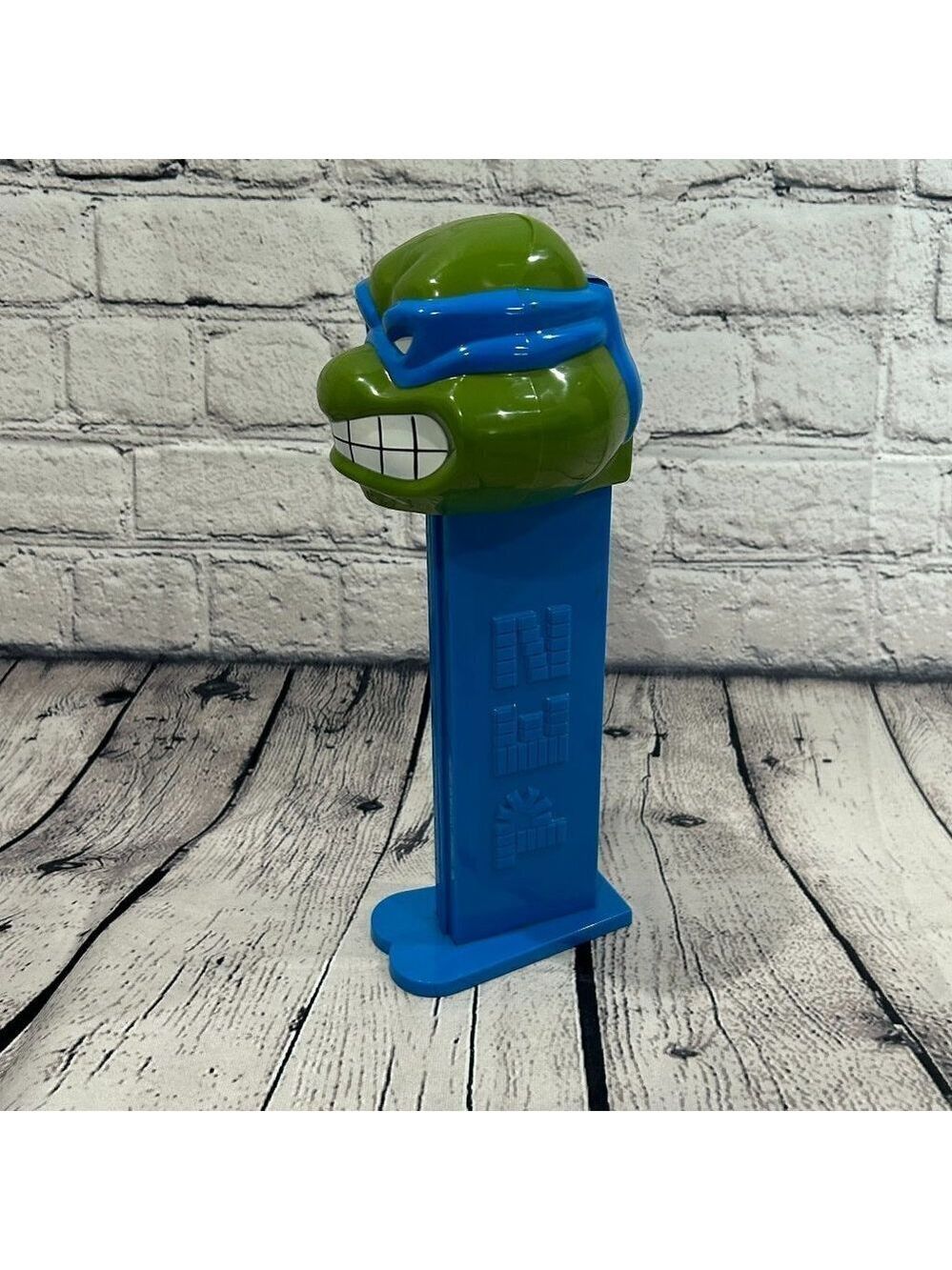 Jumbo TEENAGE MUTANT NINJA TURTLES Leonardo 12" Musical Giant Pez Dispenser